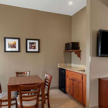 Comfort Inn Warrensburg Station Luaran gambar