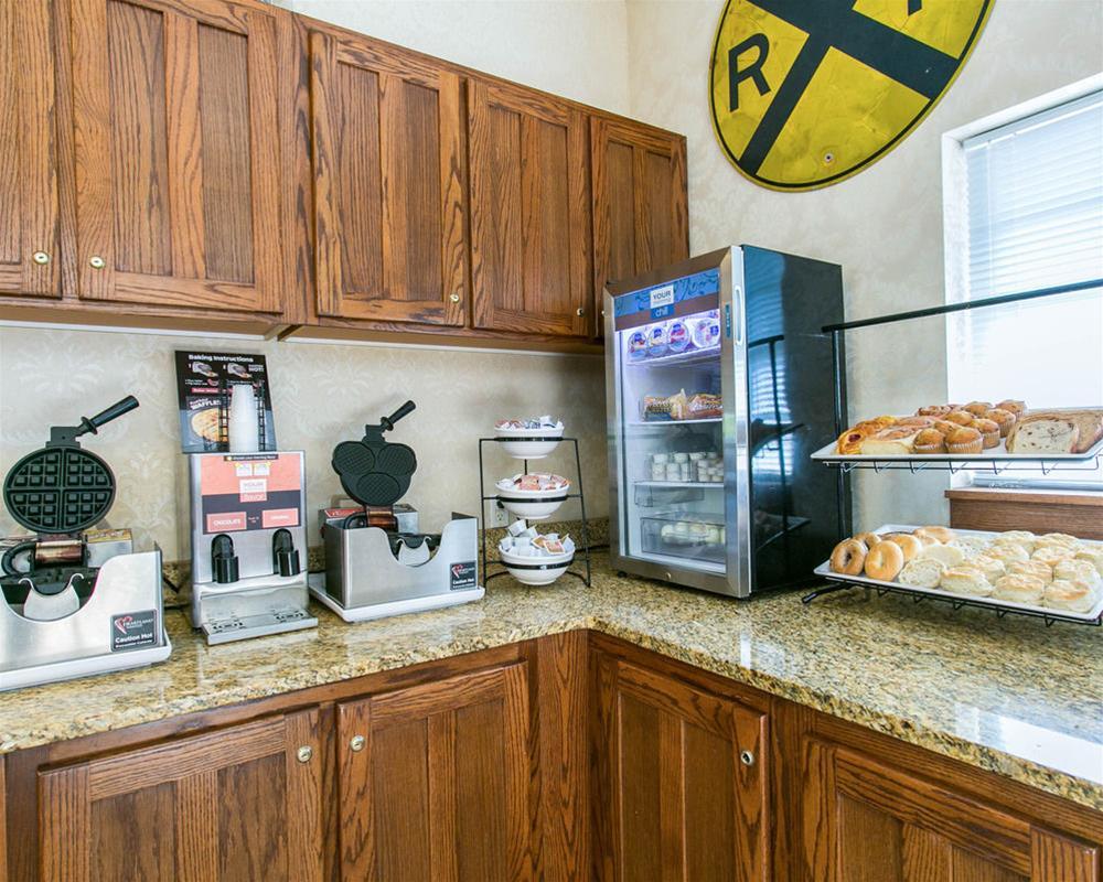 Comfort Inn Warrensburg Station Luaran gambar