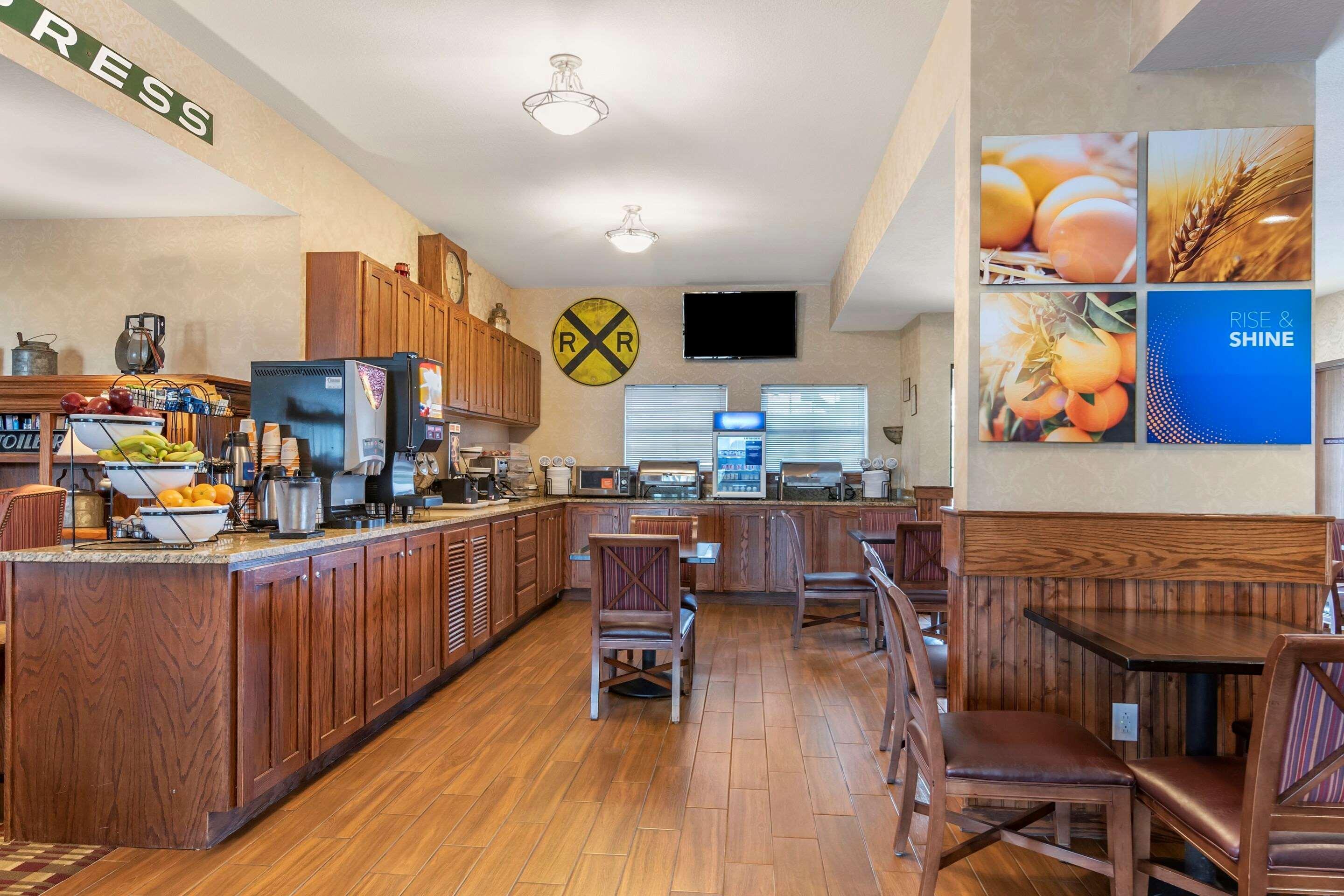 Comfort Inn Warrensburg Station Luaran gambar