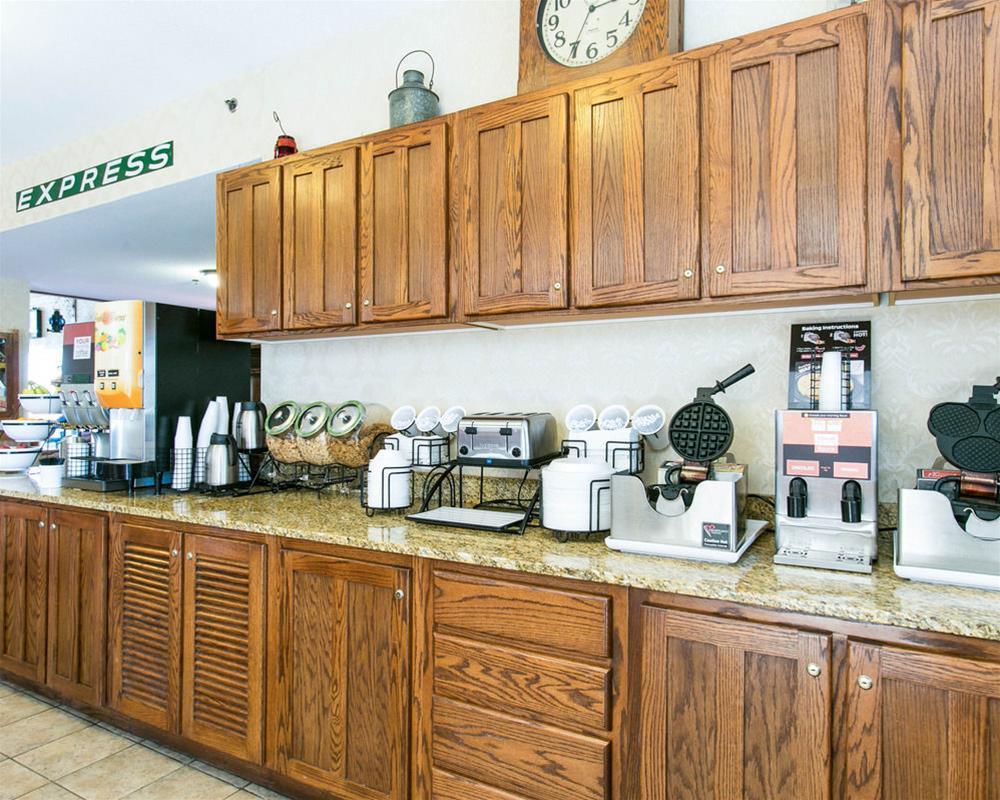 Comfort Inn Warrensburg Station Luaran gambar